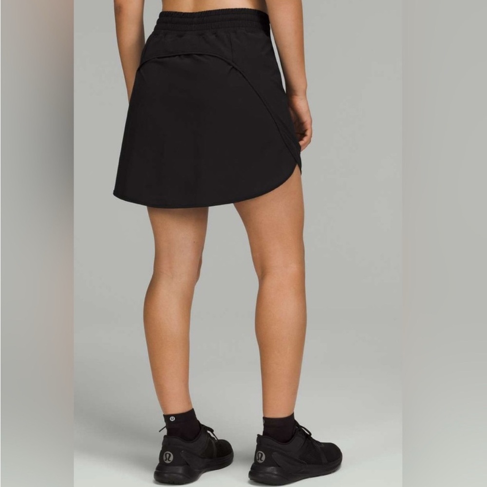 Lululemon hottie hot Black Skort size 8